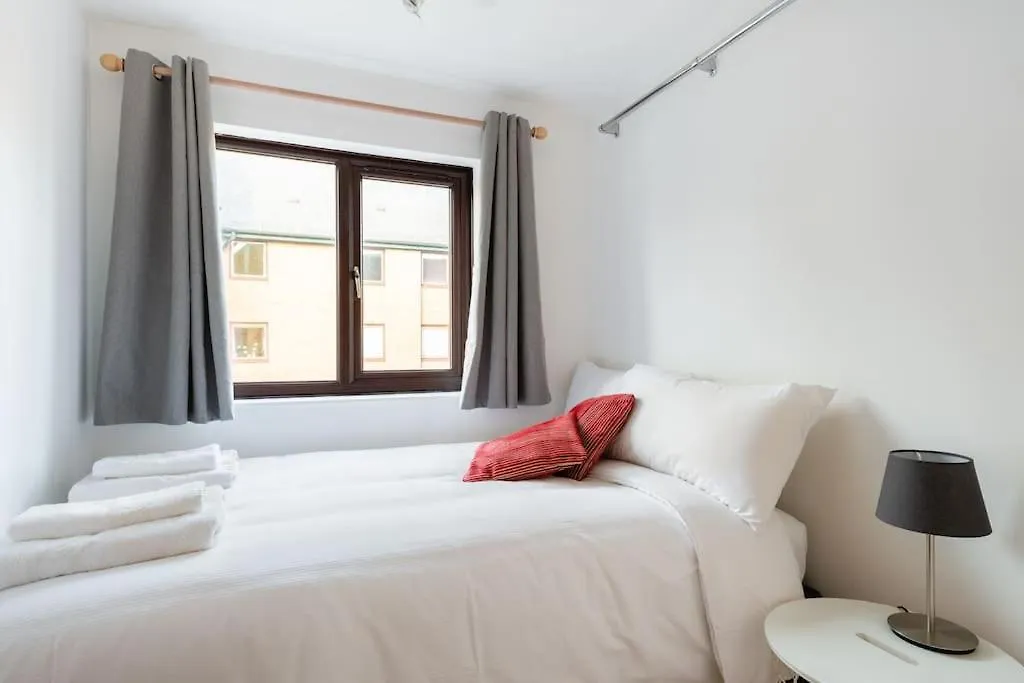 Wapping - Tobacco Docks - Modern Flat Appartement Londen