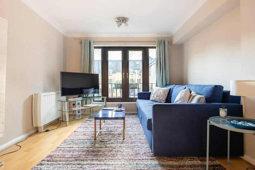 Wapping - Tobacco Docks - Modern Flat Apartment London
